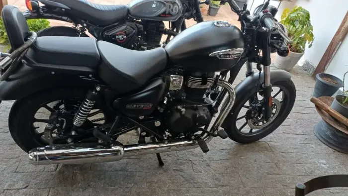 ROYAL ENFIELD METEOR STELLAR BLACK - OPORTUNIDADE!