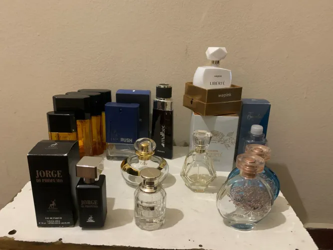 caixa de vidro de perfume vazio 3