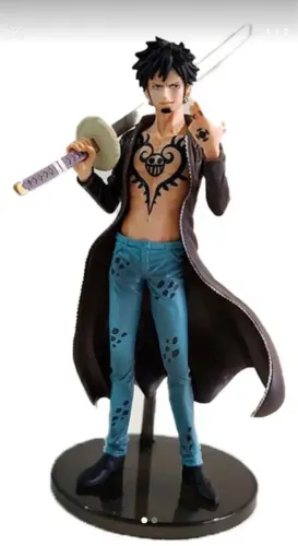 Estátua Trafalgar D. Water Law Bandai - One Piece