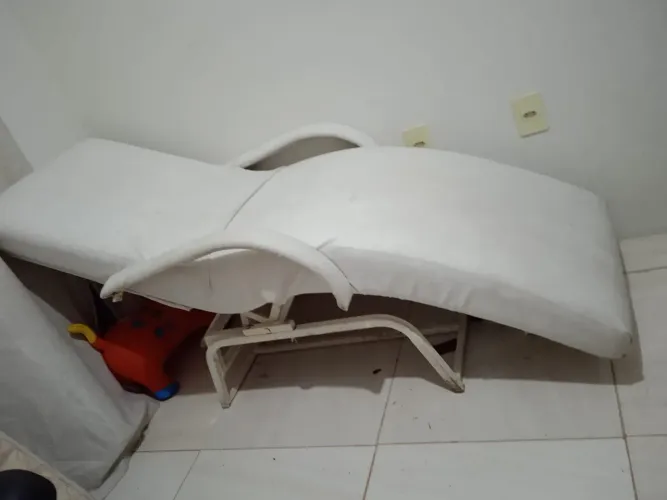 Vendo cadeira maca.