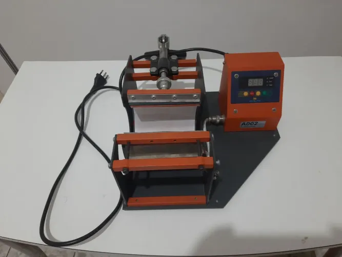 Máquina de estampar 