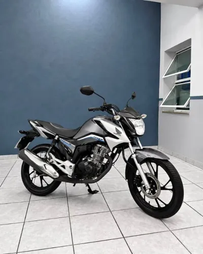 VENDO TITAN 160 2022 MOTO DE ESTREMA QUALIDADE UNICO DONO