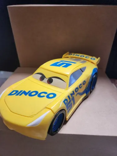 Disney Pixar Cars 3 Cruz Ramirez visual Dinoco