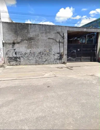 ? ALUGA-SE PORTO / ÁREA PARA EMBARQUE E DESEMBARQUE  