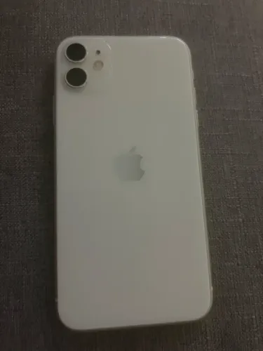Celular iPhone 11