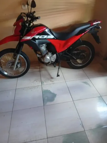 - Honda Bros 160 ESDD 2018 Vermelha - R$ 14.500