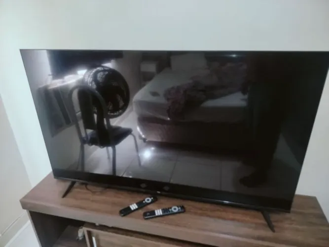 Vende-se TV LED TCL android 11 defeito não aparece imagem