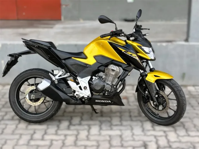 CB Twister 300 2023 seminova
