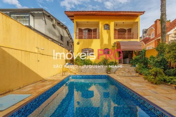 Lindo sobrado com piscina no Alto da Boa Vista