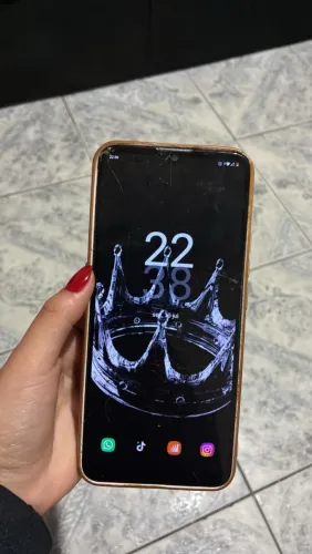 Moto E7, tela trincada, mas funcionando tudo normal