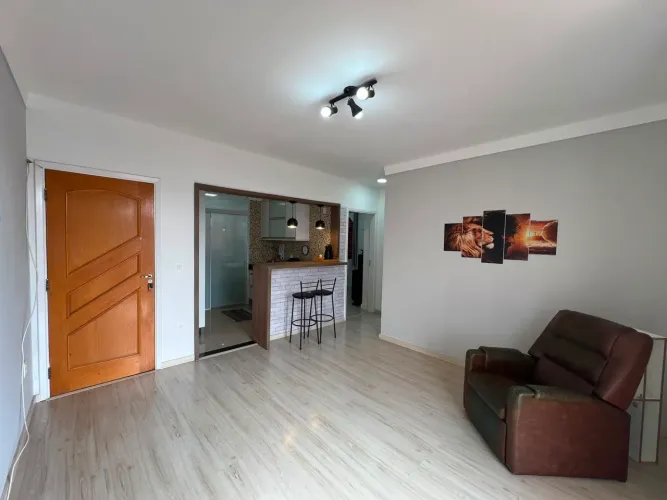 Apartamento a Venda, 2 Quatros, 1 Sala, 1 Vaga, móveis planejados em ótima localização