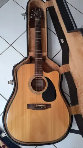 Violão Takamine EG320SC eletroacústico + case rígido