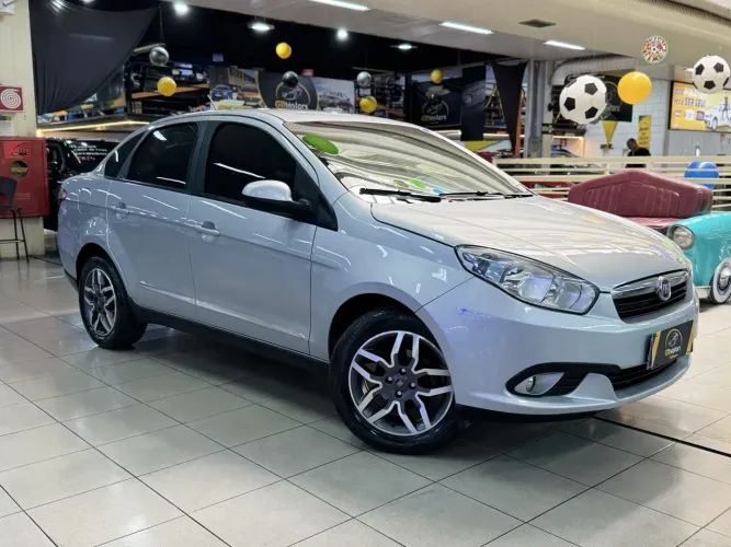 Fiat Grand Siena Essence 1.6 Flex 16V 2016