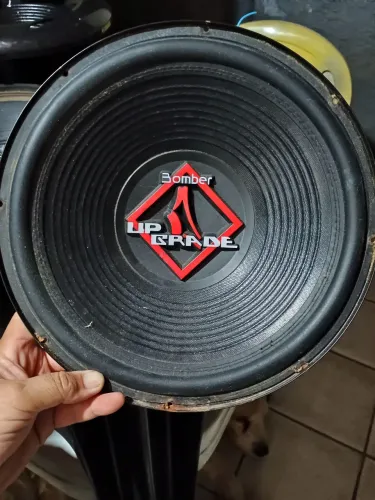 Subwoofer de 12 Bomber Upgrade