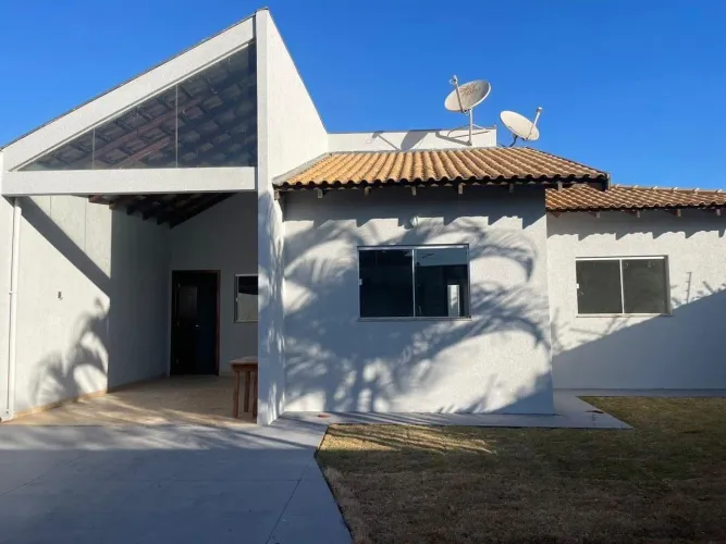 Linda casa Tiradentes / pode permutar em gado ,