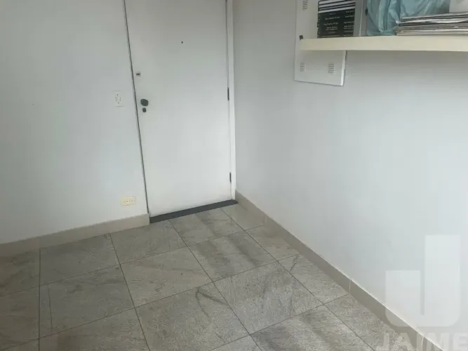 Sala Comercial com Recepção e Copa em Higienópolis com 1 Vaga