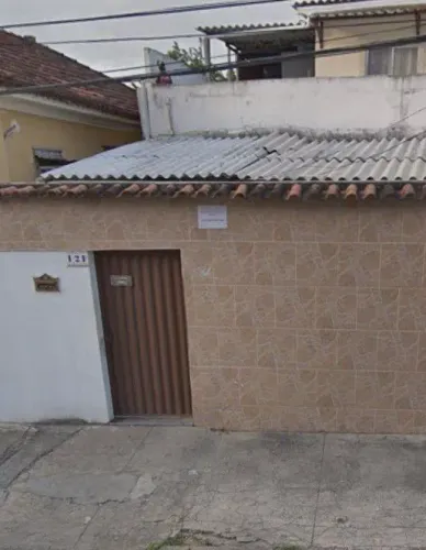 Alugo Casa
