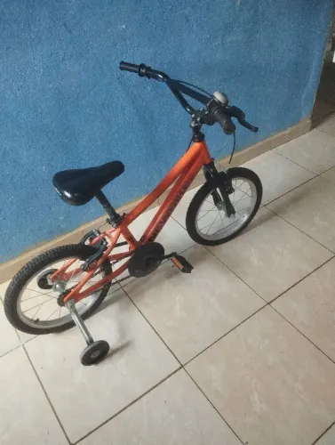 Vende-se bike nova com nota comprei mais meu filho não usar.