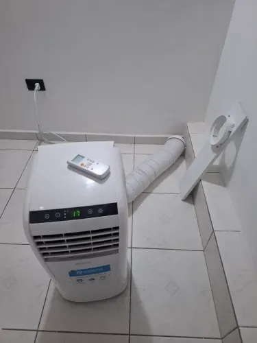 Ar condicionado portátil semi novo 9 mil btus