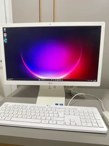 LG All in One 21,5" - Celeron N4100 - 4GB RAM - HD 500GB