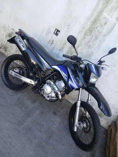 Moto zera . Pneus novos .só pega e anda.