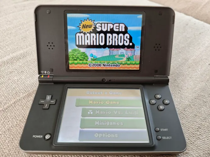 Nintendo Dsi LL conservado