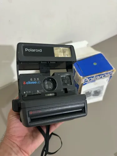 Câmera Polaroid 636 Closeup antiga com caixa e manual
