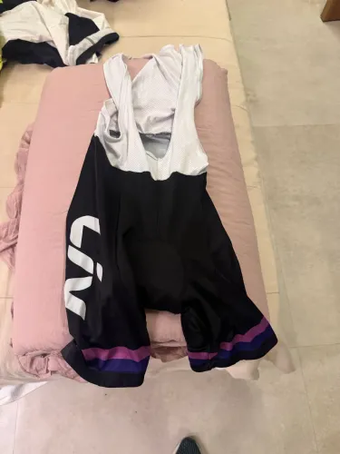 Conjunto bretelle e camisa de ciclismo feminino 