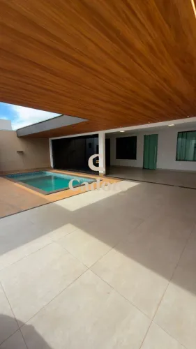 More e invista: Casa 3Q + salas comerciais no Novo Mundo