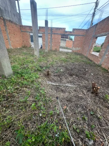 Vende-se terreno 12x13 já com estrutura em cinza pra três andares ou ponto comercial