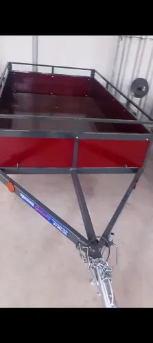 Reboque semi novo 2025