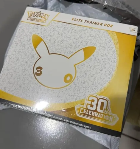 Pokémon TCG: 30th Elite Trainer Box - Inglês