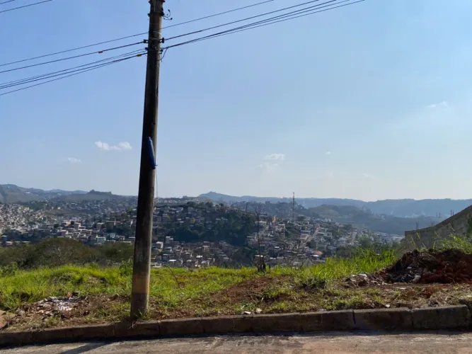 Lote com vista no Parque Serra Verde