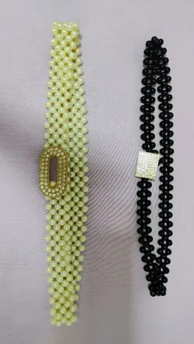 2 Cintos de pérolas com elástico - Branco e preto