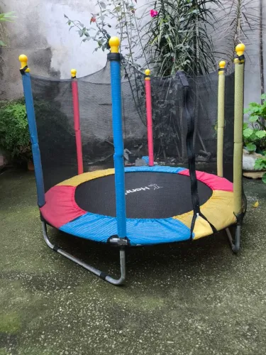 PULA-PULA INFANTIL 1,40M COM REDE DE PROTEÇÃO ?