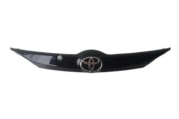 Aplique Tampa Traseira Toyota Yaris Hatch 2019 2020 2021