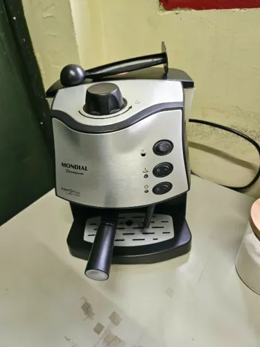 Cafeteira Expresso Mondial