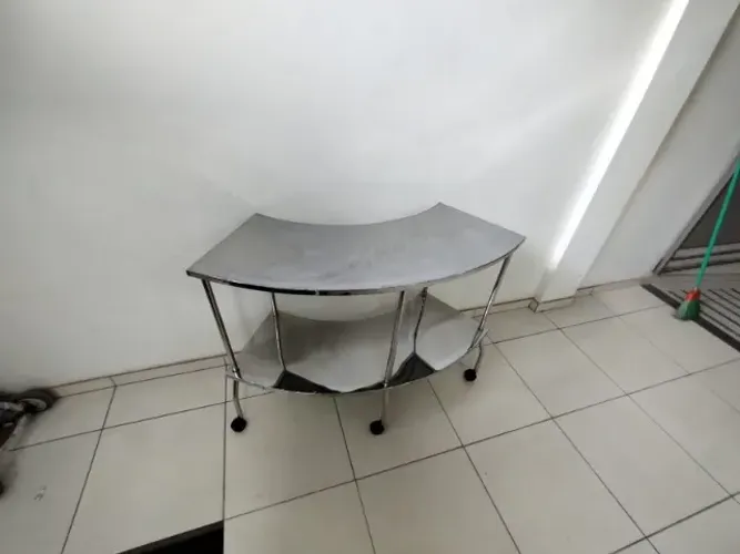 MESA SEMI CIRCULAR
