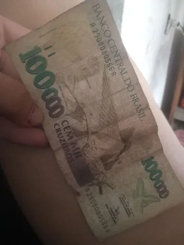 Nota de cem mil cruzeiros para colecionador