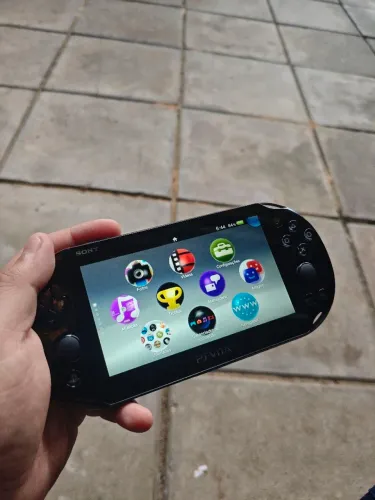 Playstation Vita 2000 - Desbloqueado