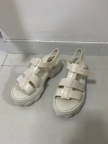Melissa Kick Off Sandal TAM: 35- NOVA