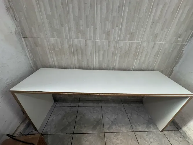 Mesa de computador de MDF