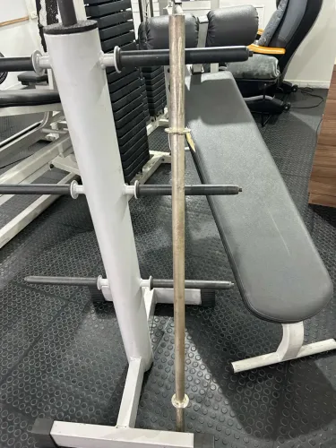 Vendo Suporte para Anilhas de Musculação, Barra de 6 kg e Prancha de Abdominal