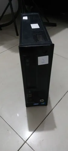 Computador HP i3/ 4GB RAM/ 500GB Memória/ leitor de CD/ acompanha teclado e mouse