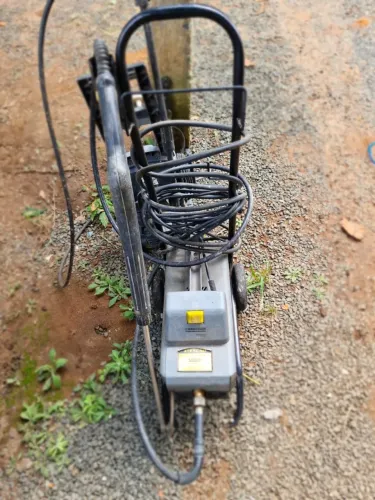 Lavadora de alta pressao Karcher profissional