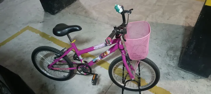 Bicicleta aro 20 feminina - semi nova