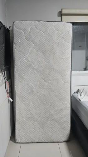 Colchão Ortobom de solteiro com molas ensacadas