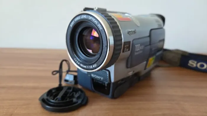 Sony Handycam Dcr-trv330 Digital-8 Camcorder