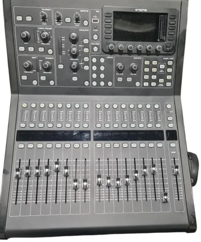 Mesa de som Midas 32 compact