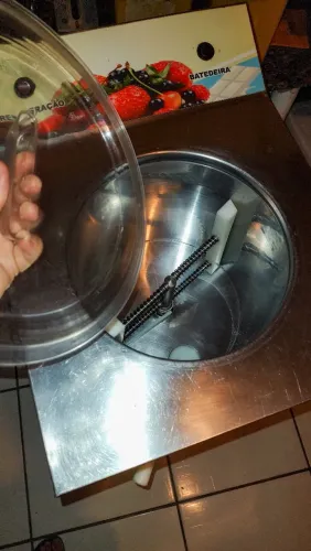Eletrofrio - Maq. Sorvete e Açaí ideal para iniciantes 5L por batida 110v.. 